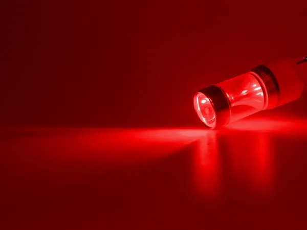 30 Watt LED Leuchtmittel Ba15s P21W mit XBD LEDs Rot