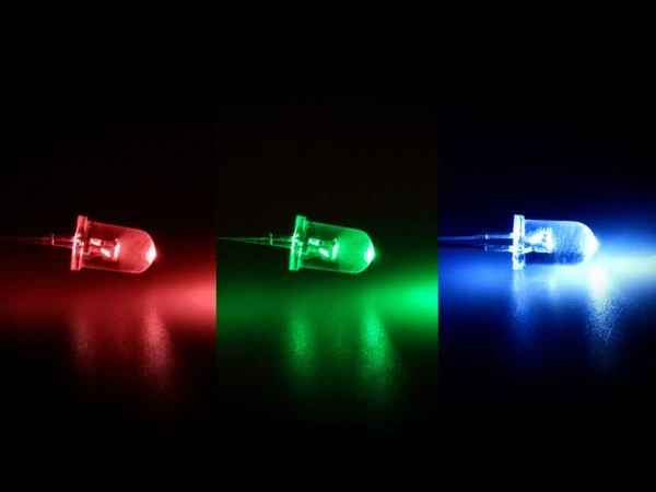 10 superhelle RGB Leds 5mm 14000mcd inklusive Widerstände