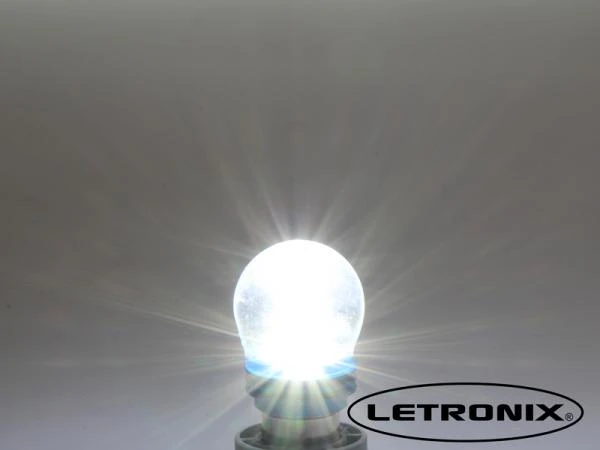 9 Watt LED Leuchtmittel mit Glaskörper 3156 P27W Sockel
