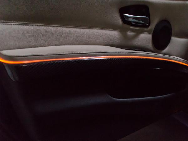 Preview: LETRONIX LED Ambientebeleuchtung für Armaturenbrett + 4 Türen in Orange für BMW