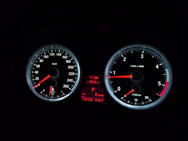 Preview: Tacho Umbau Rote Zeiger + Tachobeleuchtung für BMW E90 E91 E92 E93 X1 E84 M3