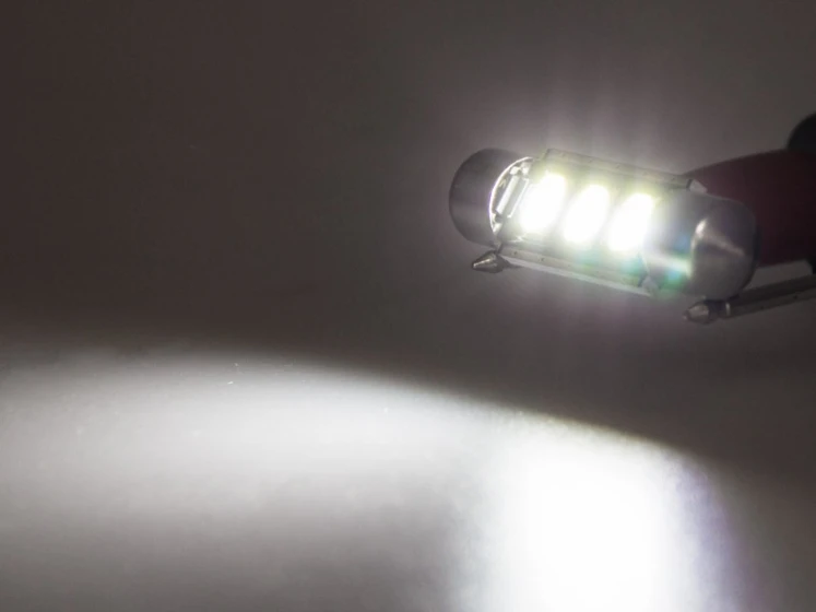 MaXtron® 3x SMD 5730 CAN-Bus LED Soffitte 36mm 150LM C5W Sockel 12 Volt