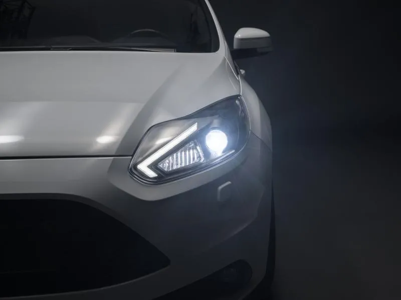 OSRAM LEDriving® XENARC® für Ford Focus 3 Bi-XENON Scheinwerfer LED Tagfahrlicht