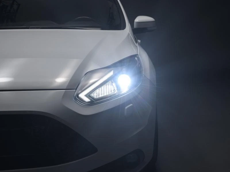 OSRAM LEDriving® XENARC® für Ford Focus 3 Bi-XENON Scheinwerfer LED Tagfahrlicht